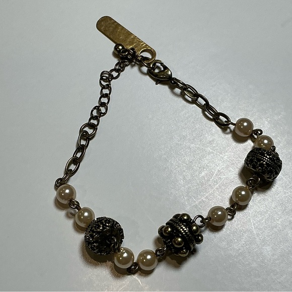 Perch Jewelry Set: Necklace, Bracelet & Pierced Earrings - Picture 2 of 12